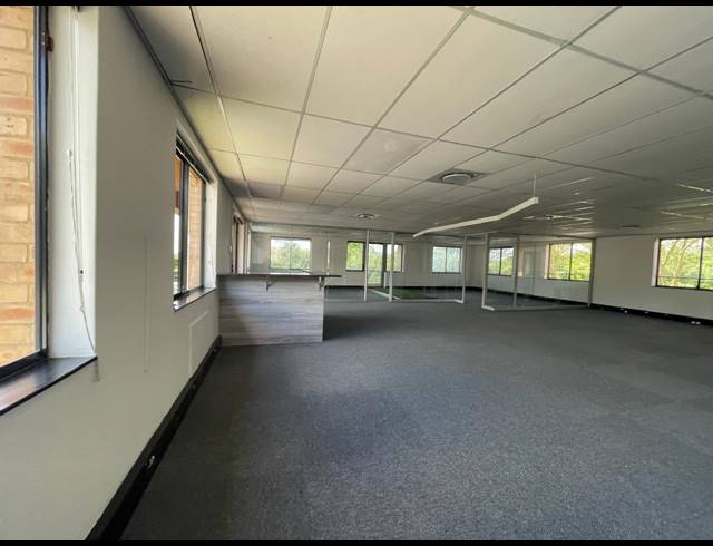 291.80M² OFFICE TO LET IN BRYANSTON